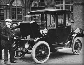 Victorian Era Electric Cars: Charging Station, 1919. Image: Library of Congress