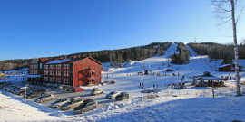 Kungsberget med Skilodge i förgrunden